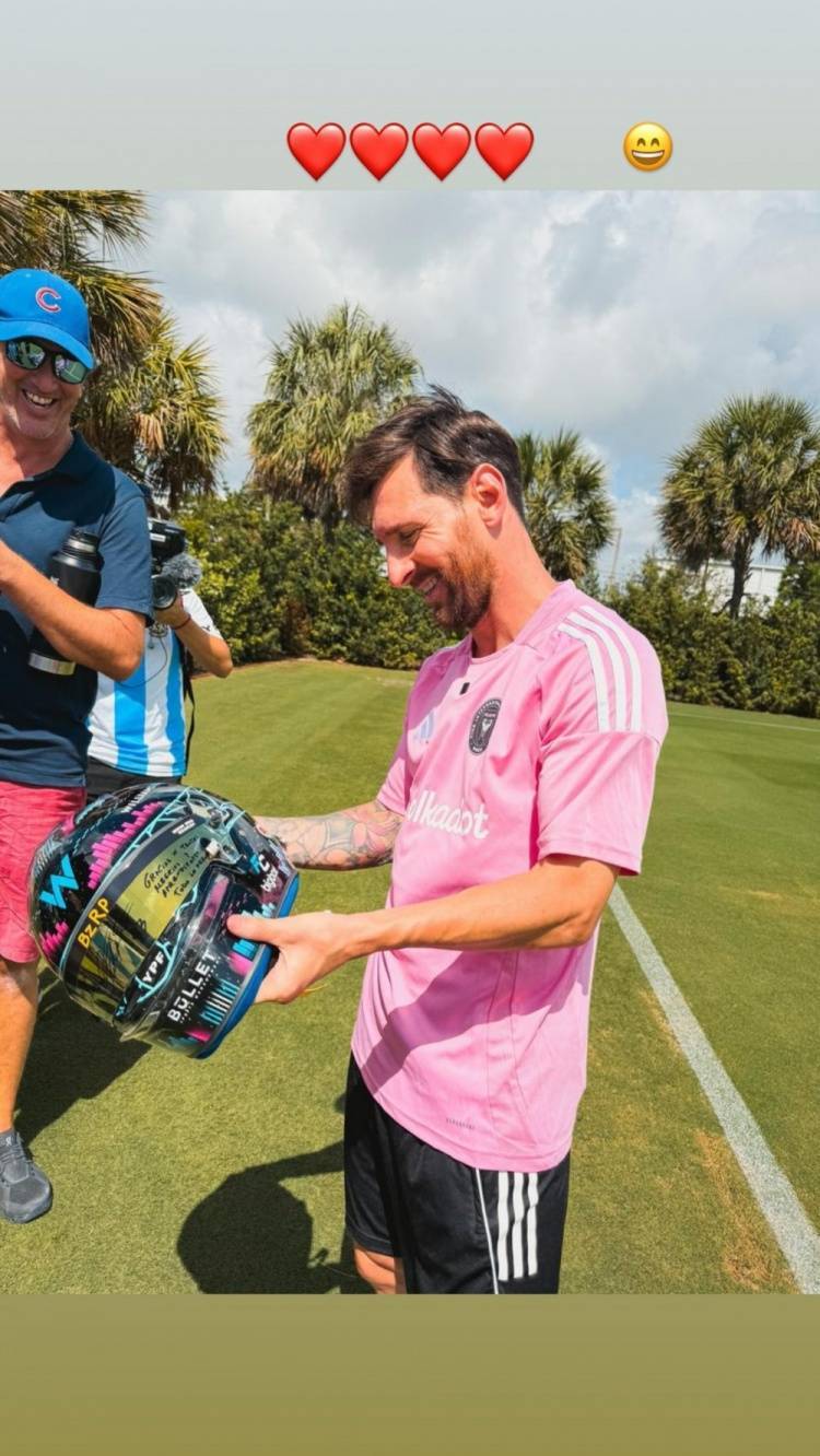 震撼！梅西在赛车赛场险胜对手！的简单介绍